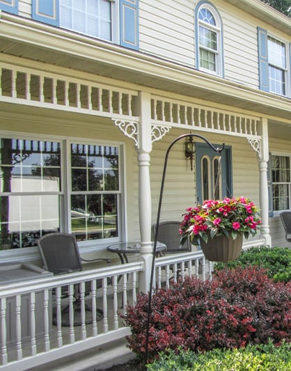 High Heritage Vinyl Railing